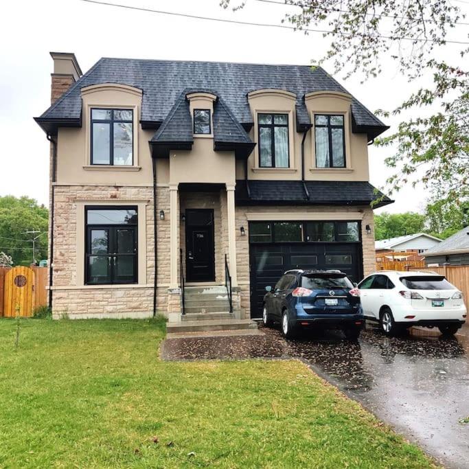 Beautiful Walk Out Basement Apartment In Pickering Near Beach Luaran gambar
